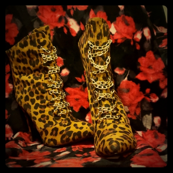Cheetah print Booties - Picture 1 of 3